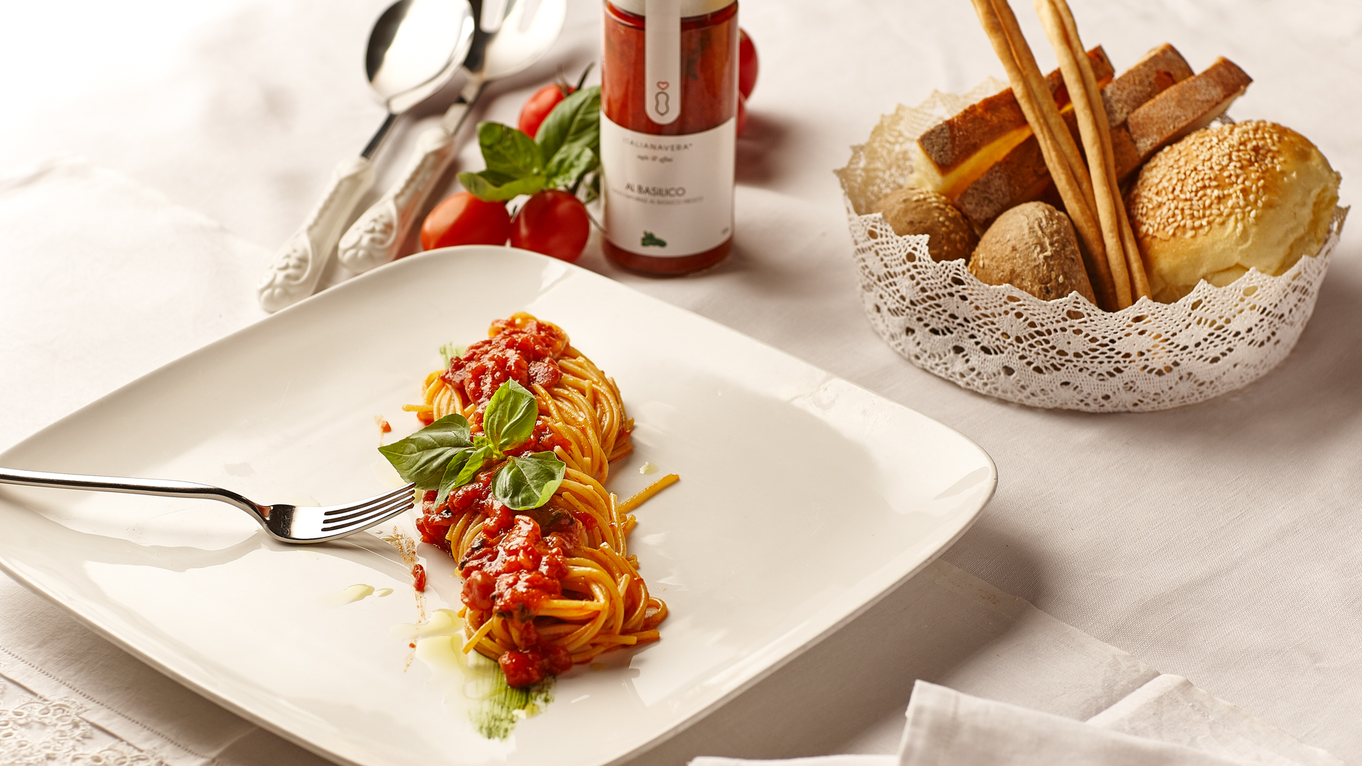 Al momento stai visualizzando Spaghetti al pomodoro